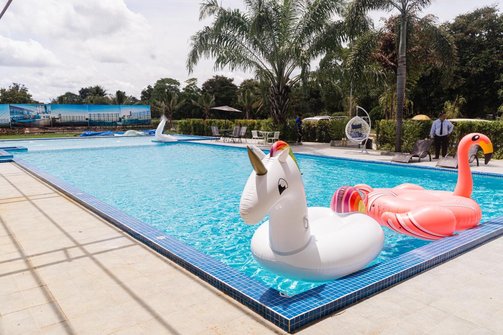 Baan Suan Khun Ta&Golf Resort Ubon Ratchathani Bagian luar foto