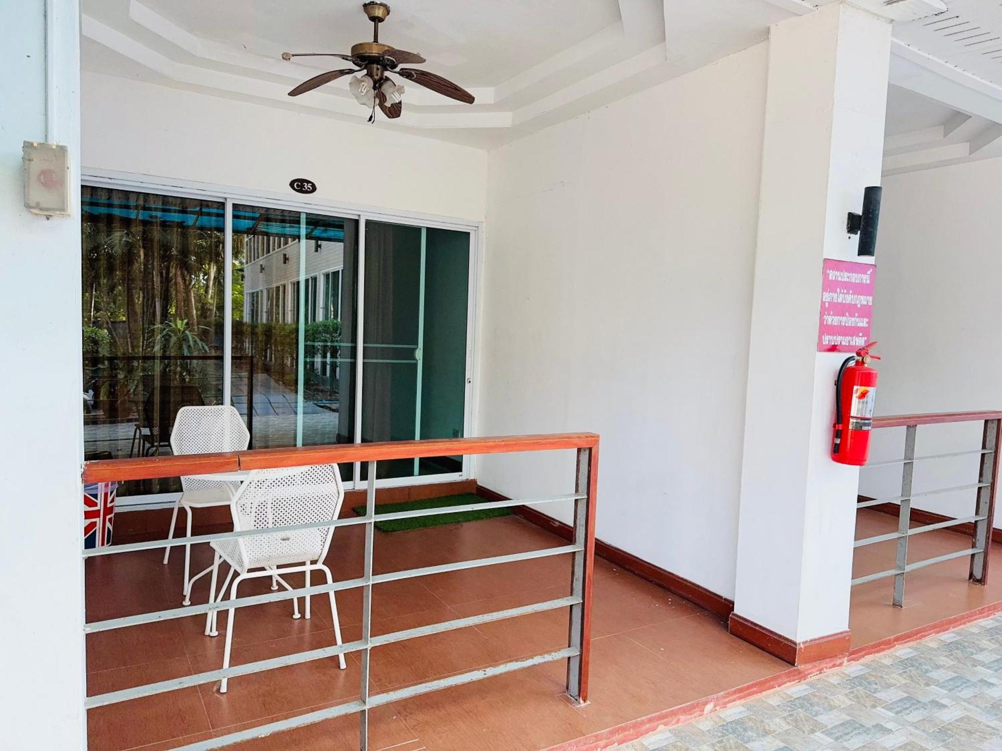 Baan Suan Khun Ta&Golf Resort Ubon Ratchathani Bagian luar foto