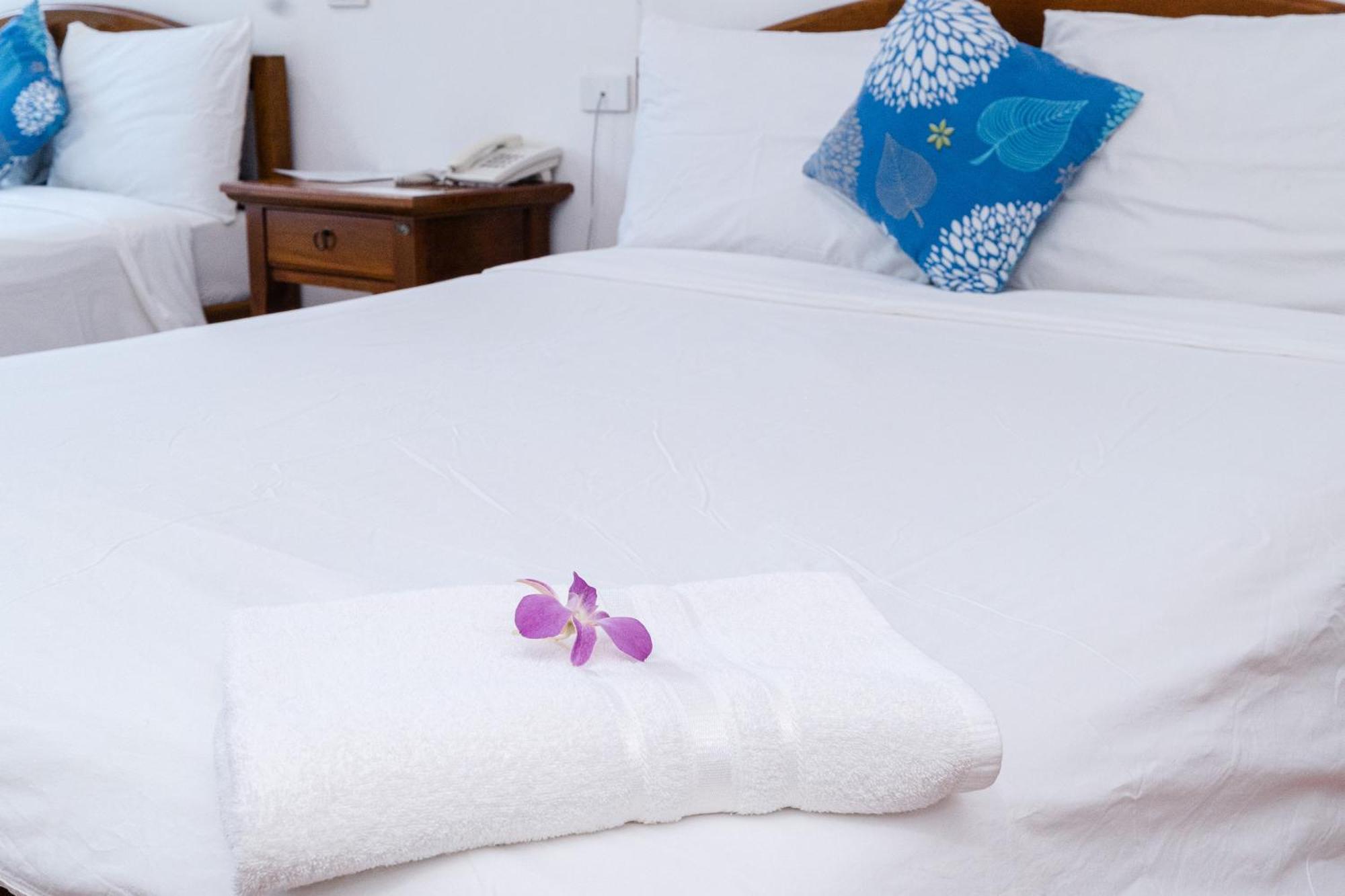 Baan Suan Khun Ta&Golf Resort Ubon Ratchathani Bagian luar foto