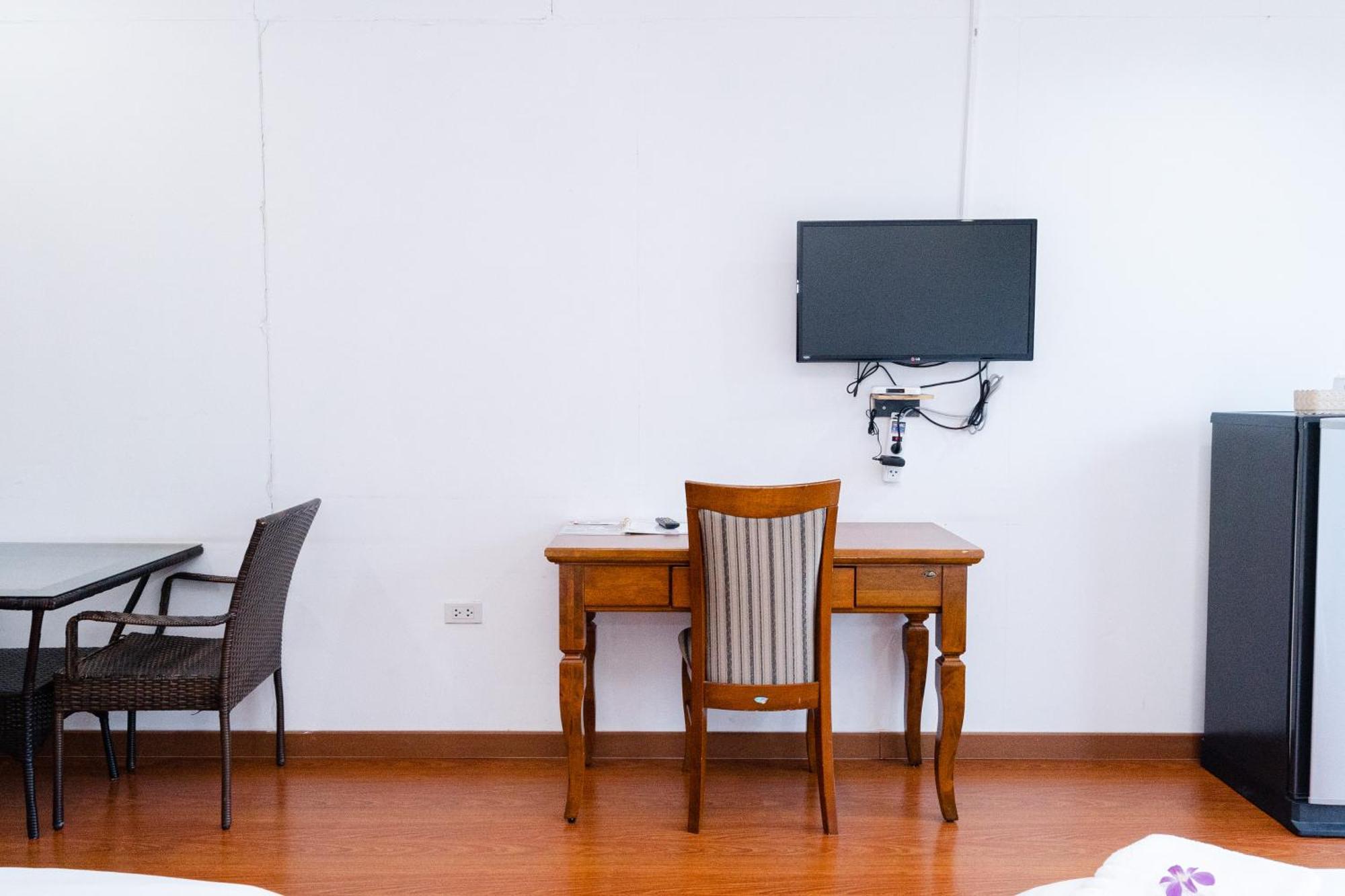 Baan Suan Khun Ta&Golf Resort Ubon Ratchathani Bagian luar foto