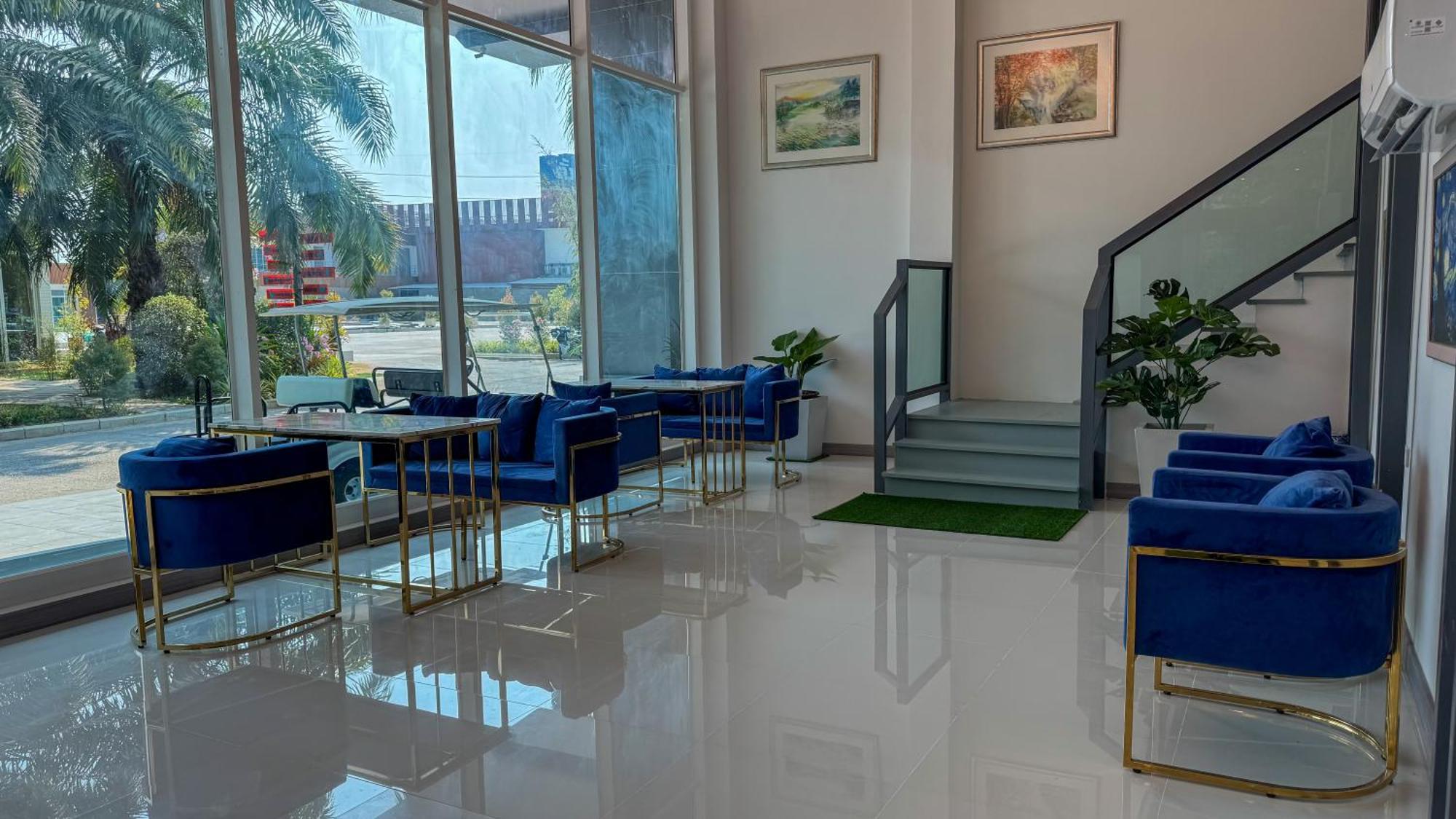 Baan Suan Khun Ta&Golf Resort Ubon Ratchathani Bagian luar foto