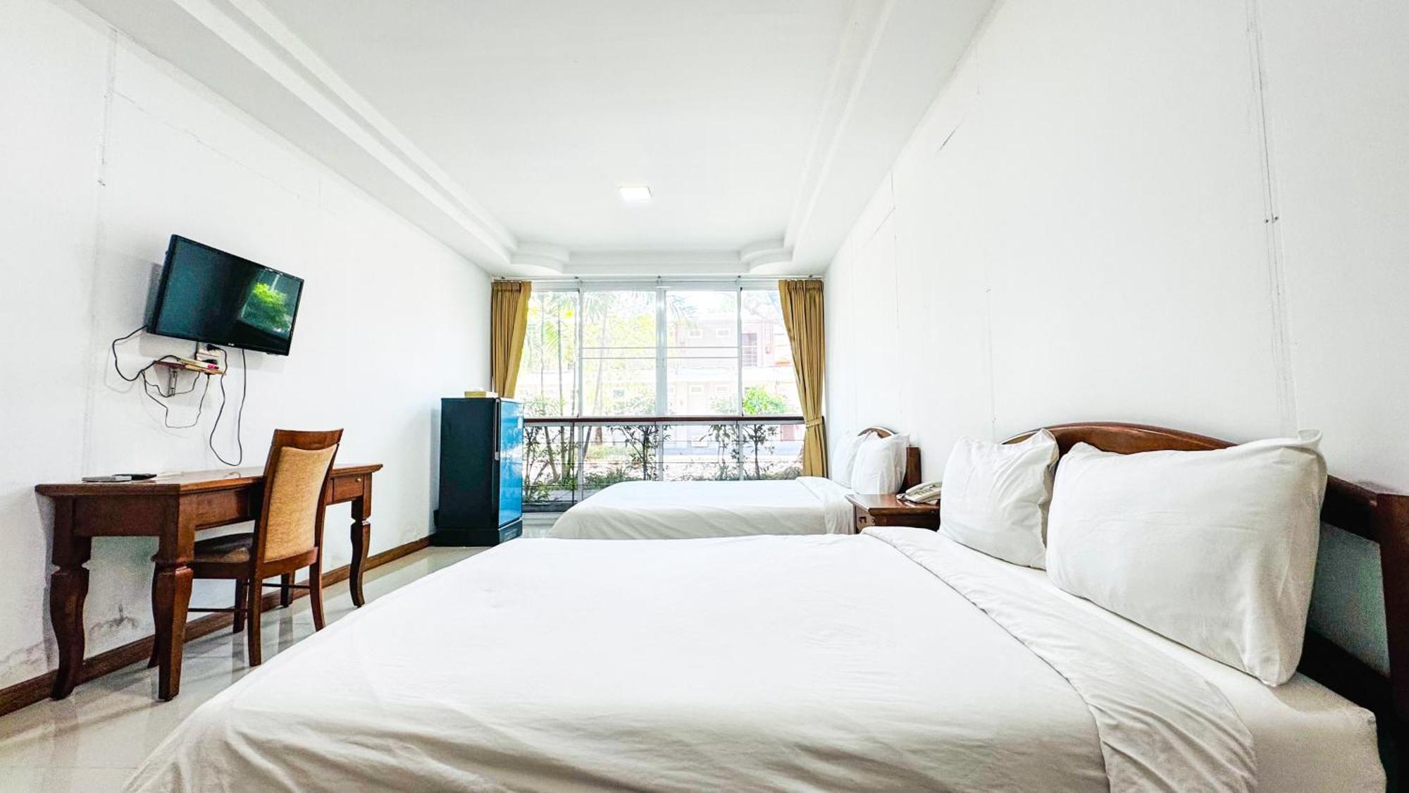 Baan Suan Khun Ta&Golf Resort Ubon Ratchathani Bagian luar foto
